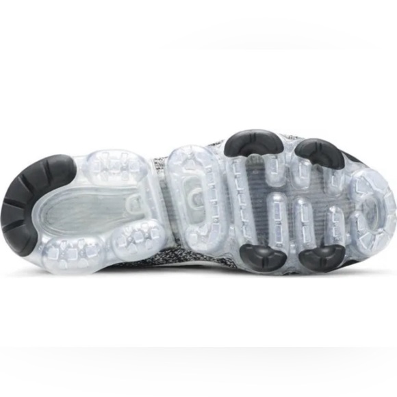 Nike Air VaporMax Flyknit 3 Oreo Size 6.5 - Picture 3 of 4